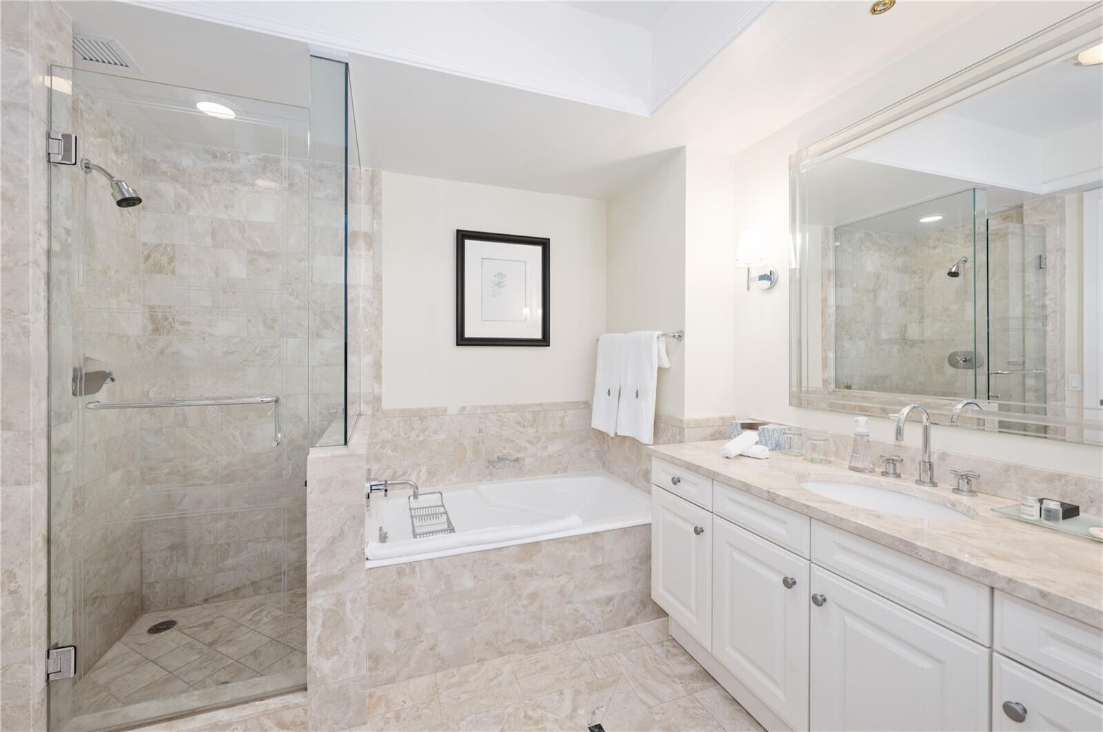 Building Photo - 1435 Brickell Ave