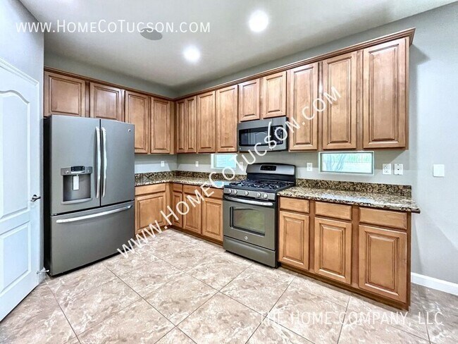 Building Photo - 12860 N Camino Vieja Rancheria
