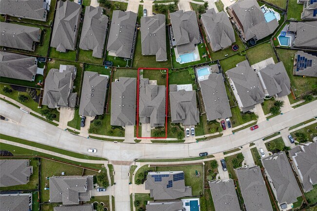 Building Photo - 18235 Winding Willow Oak Way