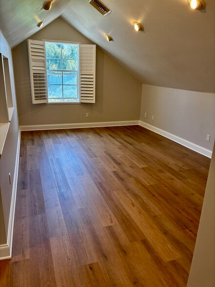 Living room - 649 Crest Dr