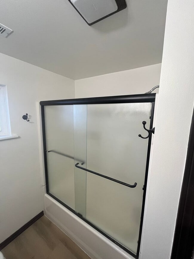 Building Photo - South Hill cute 2 Bed 1 Bath rancher with covered entertaining patio