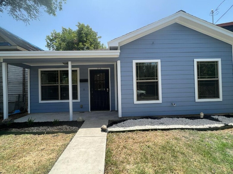 Building Photo - 216 E Rische St