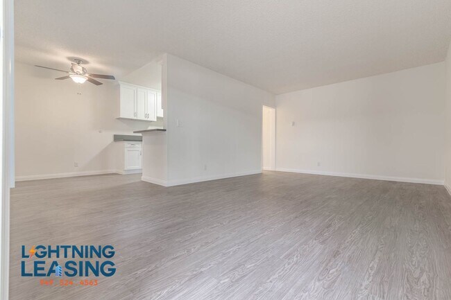 Building Photo - 8123 Langdon Ave