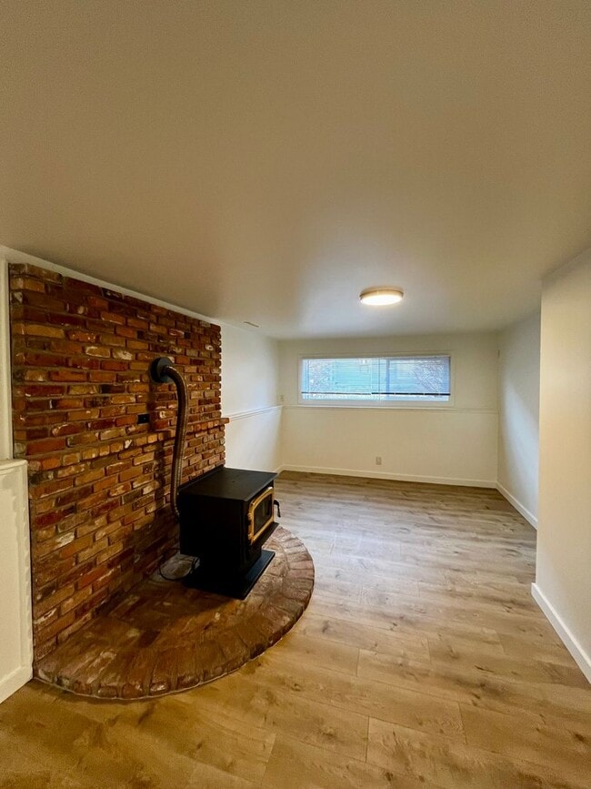 Building Photo - Fully Renovated 4-Bedroom Home, Plus an Office in Prime Bozeman Location
