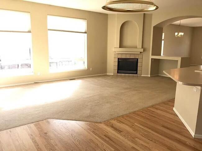 Building Photo - 4285 Nelson Dr
