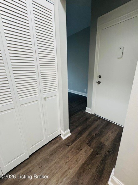 Building Photo - 153 Thierman Ln