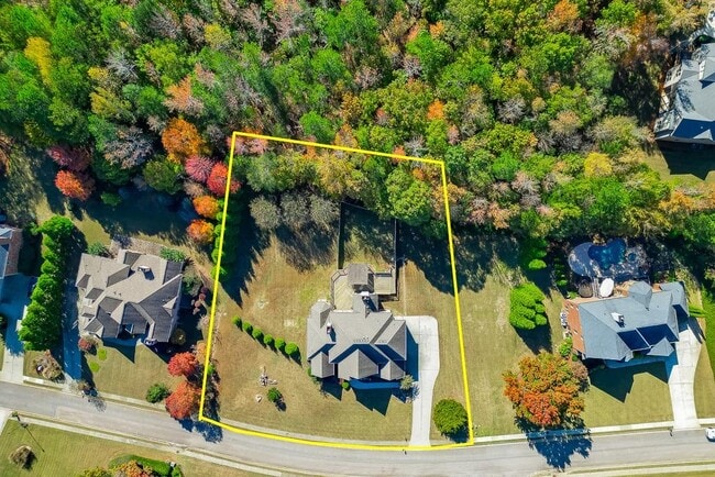 Building Photo - 940 Chateau Forest Rd