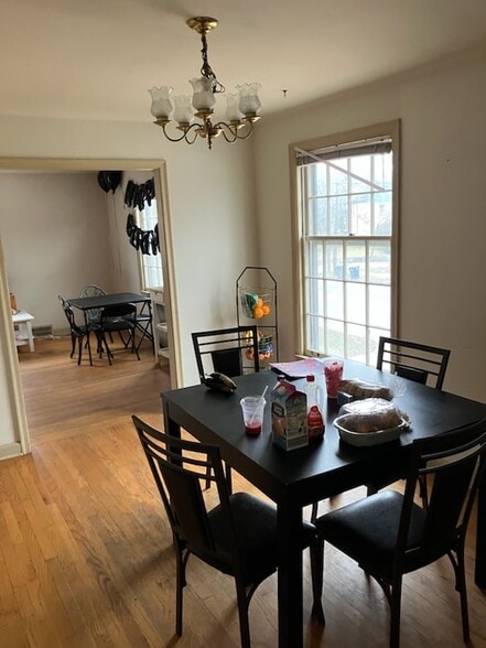 Building Photo - 1540 Packard St