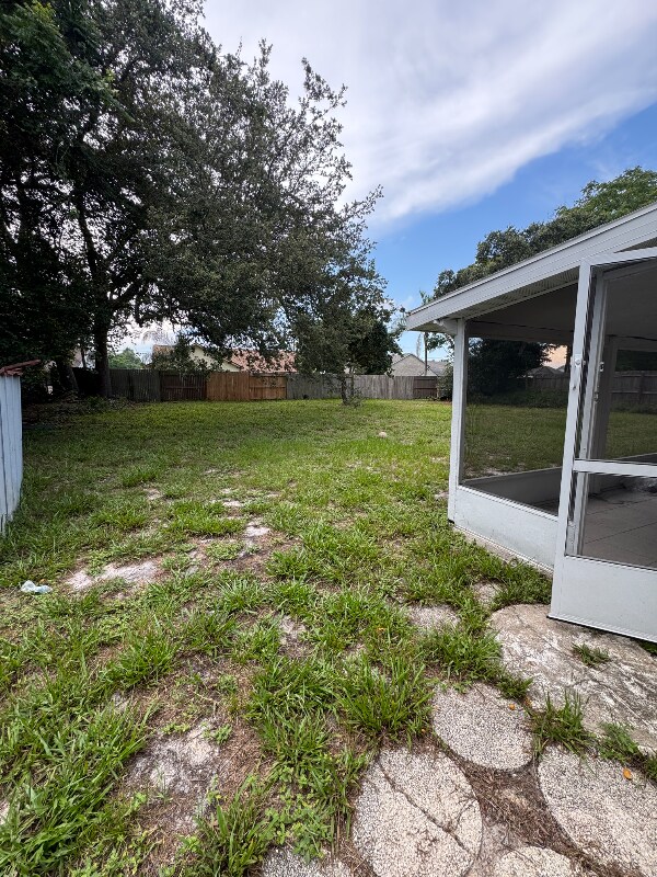 Building Photo - 1110 Outlook Dr