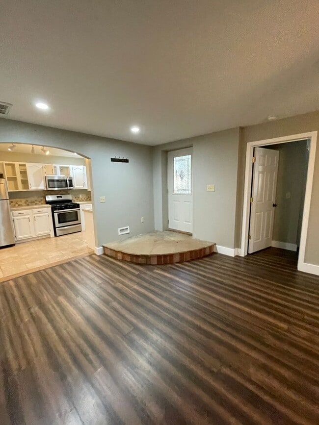 Building Photo - 167 Wagon Wheel Ln
