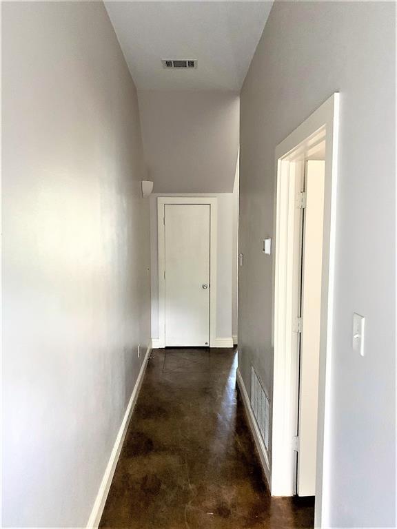 Building Photo - 1811 S Ervay St