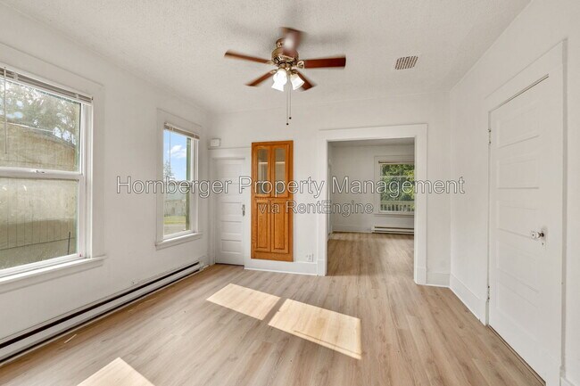 Building Photo - 1504 W Alice Ave