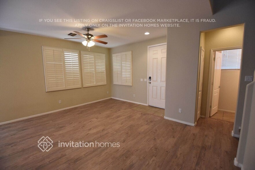 Building Photo - 881 E Stottler Dr