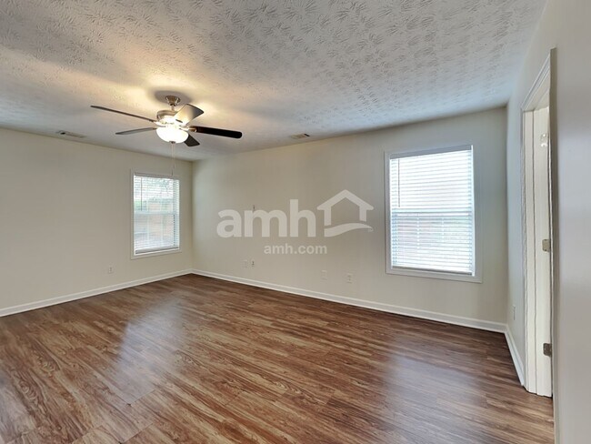 Building Photo - 643 Bartow Dr