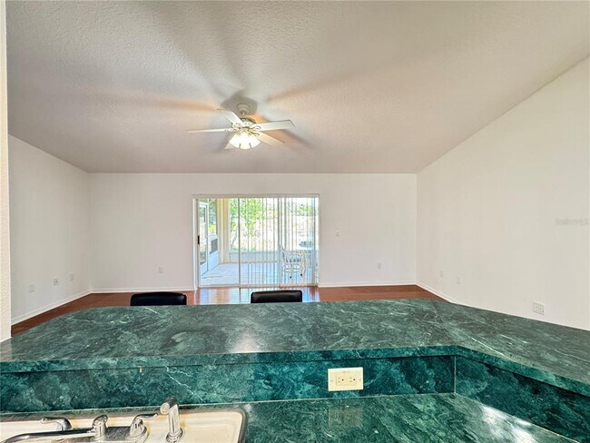 Building Photo - 21606 Rosewood Ct