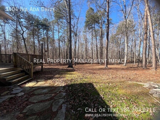 Building Photo - Spacious 3 Bedroom 3 Bath Wooded Oasis in ...