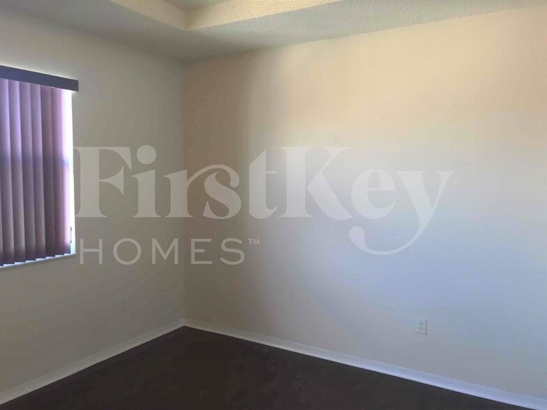 Building Photo - 2281 NE 42nd Cir