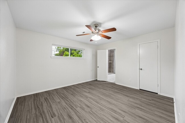 Building Photo - 5850 Southminster Dr