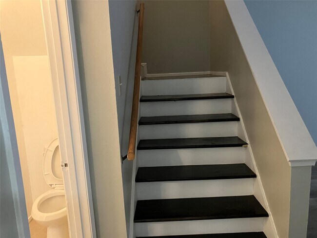 Building Photo - 8048 Sands Point Dr