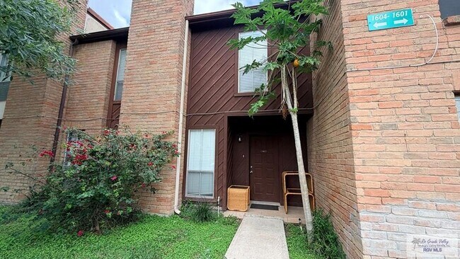 Building Photo - 4601 Carmen Ave