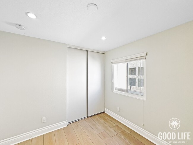 Building Photo - Beautiful 3-Bed Home w/ Vaulted Ceilings, Stainless Appliances, Private Backyard & 2-Car Garage