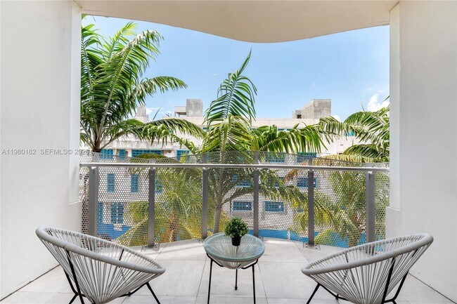 Building Photo - 2100 Park Ave