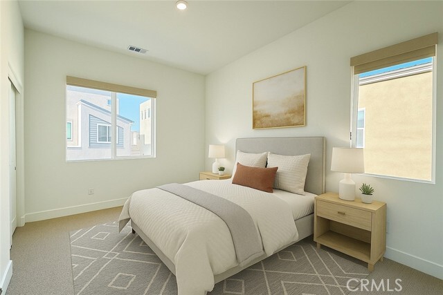 Building Photo - 179 Sawbuck