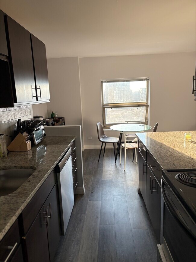 Building Photo - 8 W Chestnut St