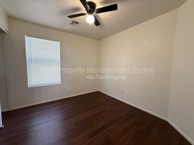 Building Photo - 4935 W Ardmore Rd