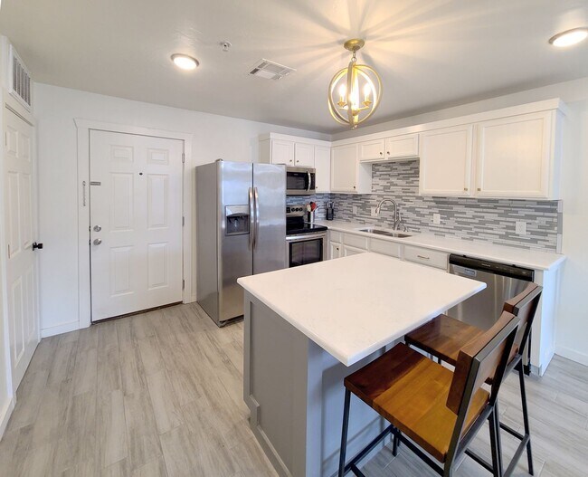 Building Photo - Remodeled Condo in Norman