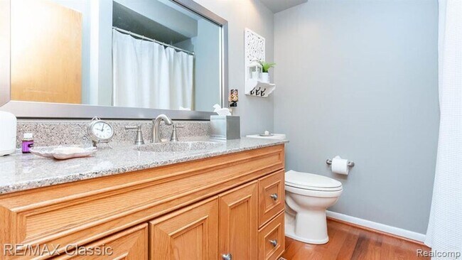 Building Photo - AVAILABLE - Waterfront Home!