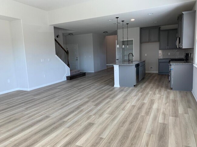 Building Photo - 368 Rend Dr
