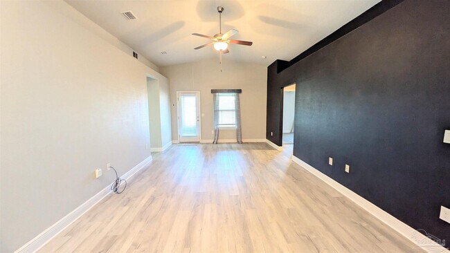 Building Photo - 4417 Fiske St