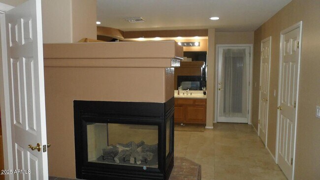 Building Photo - 6406 W El Cortez Pl