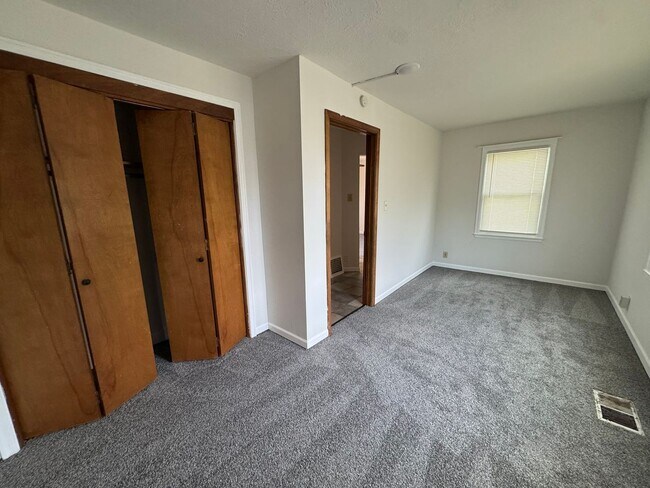Building Photo - 1408 Bass Ave