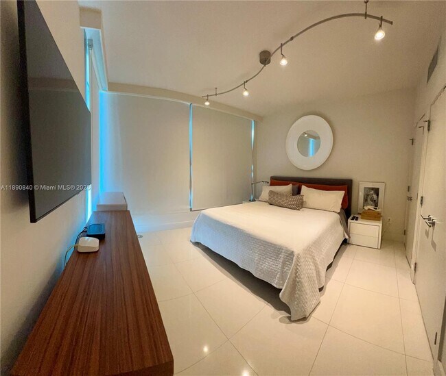 Building Photo - 6899 Collins Ave