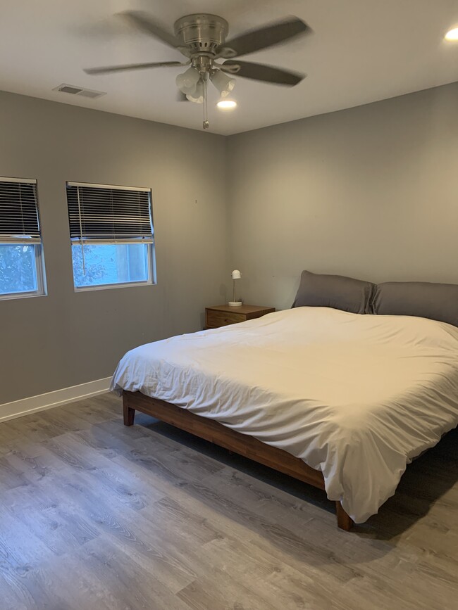 King bed, Nectar mattress, ceiling fan - 2019 N Sawyer Ave