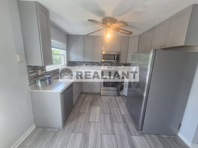Building Photo - 1725 Promontory Dr