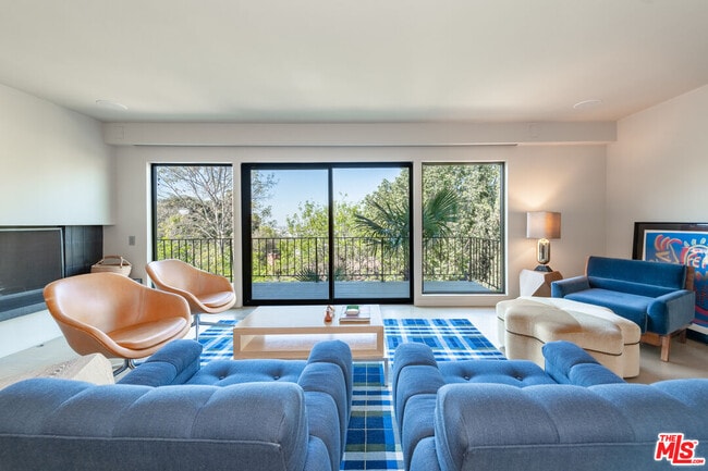 Building Photo - 1860 Lucile Ave