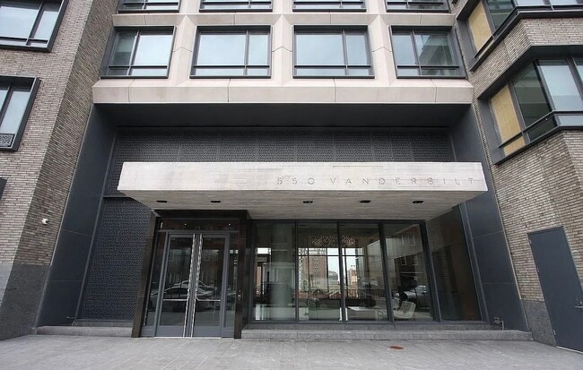 Building Photo - 550 Vanderbilt Ave