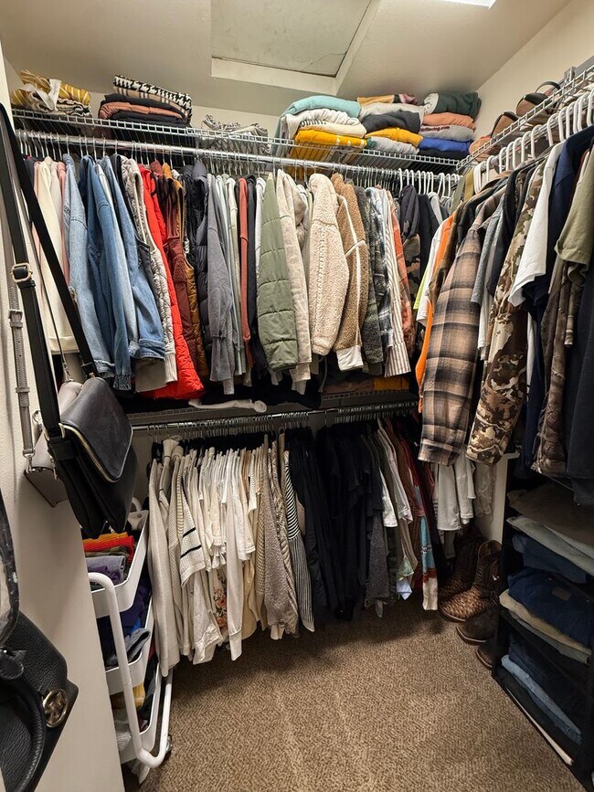 Building Photo - NEW YEAR NEW HOME! 3 bed, 2.5 bath, 2 car garage in South Anchorage