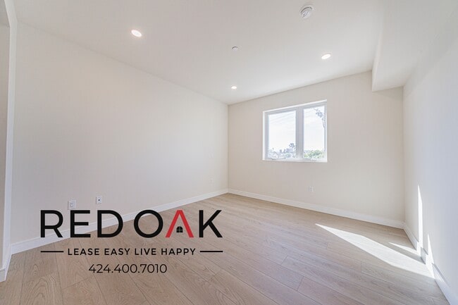 Building Photo - 5320 Cartwright Ave