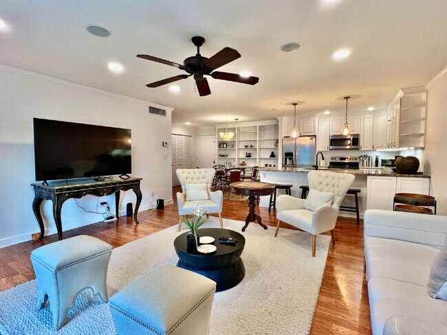 Building Photo - FULLY FURNISHED LUXURY CONDO!