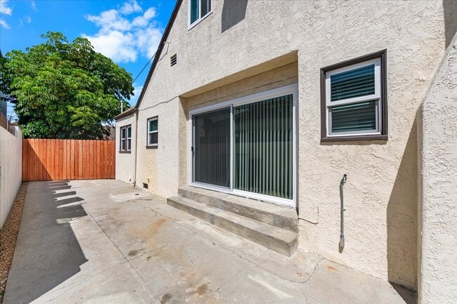 Building Photo - 9059 Carson St