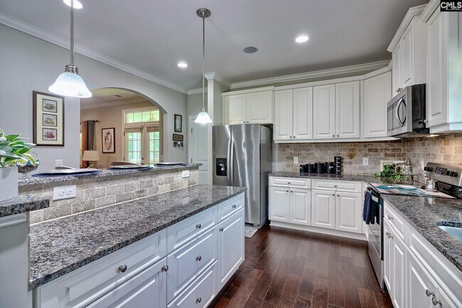 Building Photo - 21 Sixty Oaks Ln