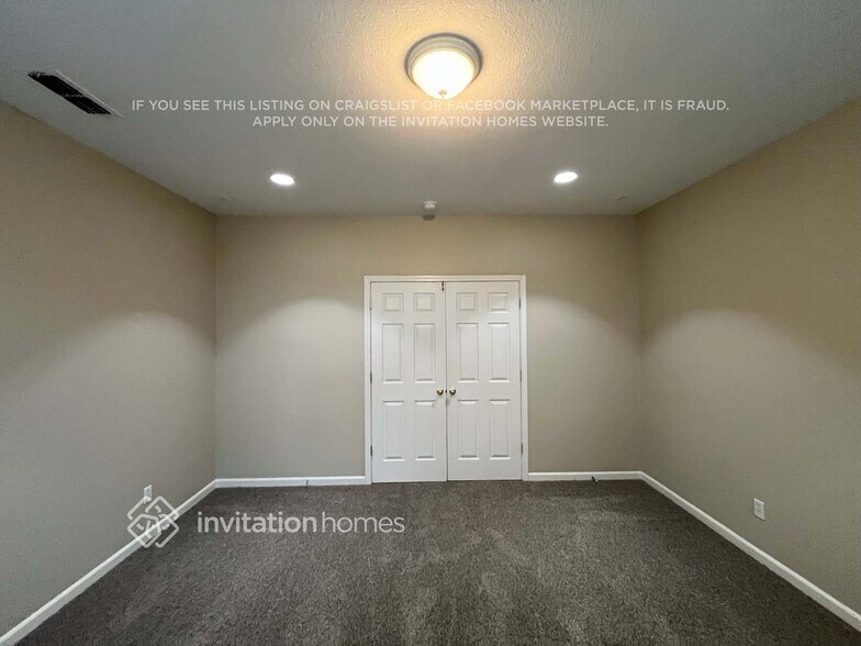 Building Photo - 301 Unity Cir