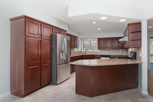 Building Photo - 1083 N Livernois Rd