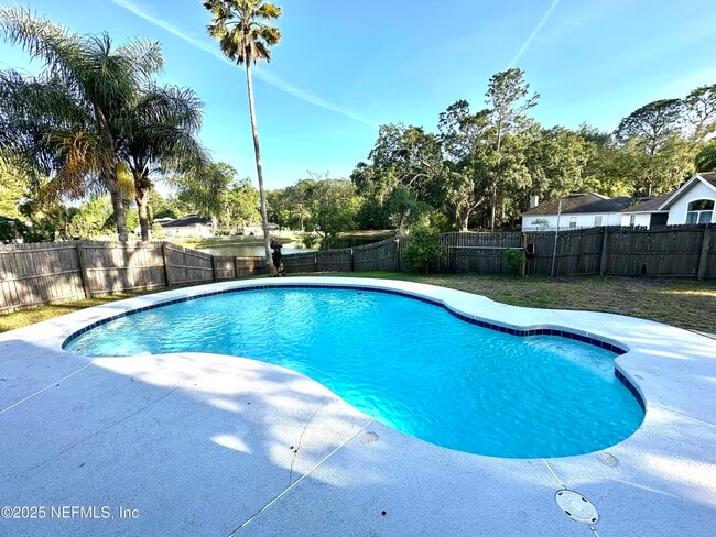 Building Photo - 836 Brookstone Ct