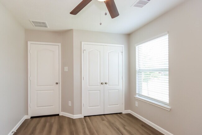 Building Photo - 20132 Langwell Dr