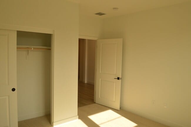 Building Photo - 477 Gold Coast Rd